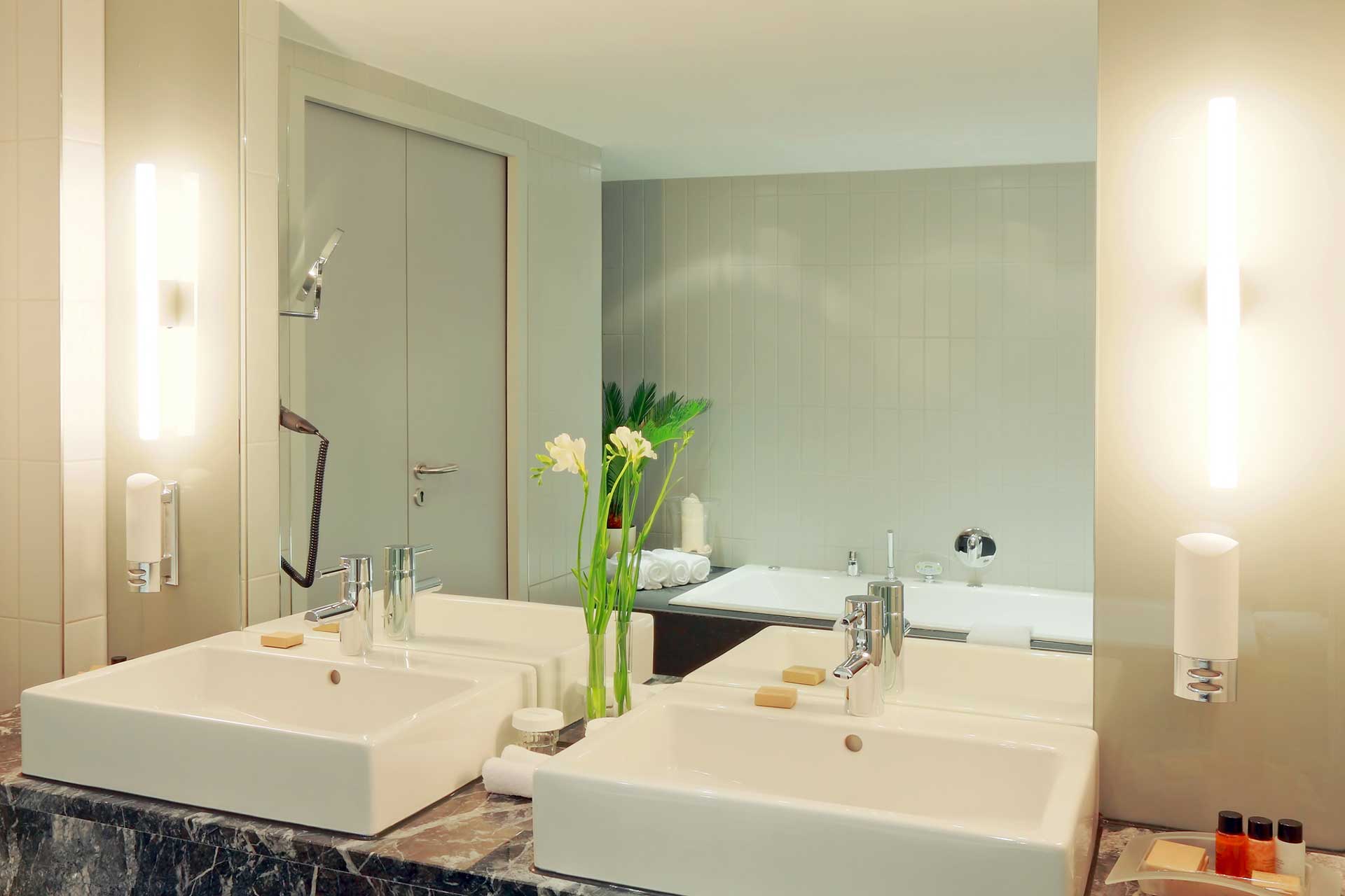 osram-linestra-led-wandleuchte-300-mm-chrom-881492_2